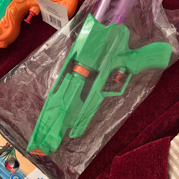 BUNDLE OF 3 WATER TOYS – GATOR & AQUA WORLD SQUIRT GUNS - Picture 3 of 6